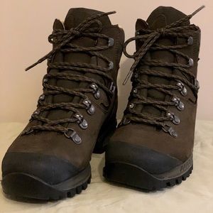 Brown Lace-Up Women's Hiking Boots